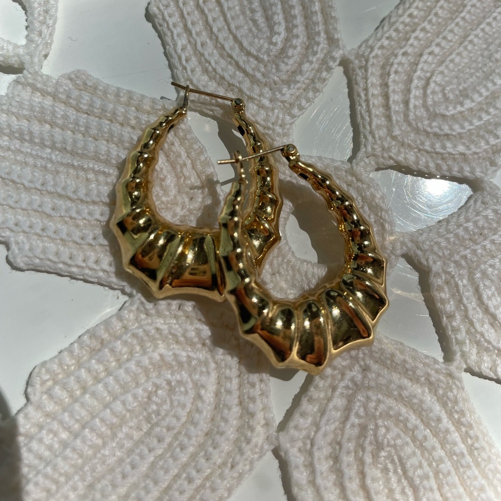 Vintage Gold tone Hoop Earrings